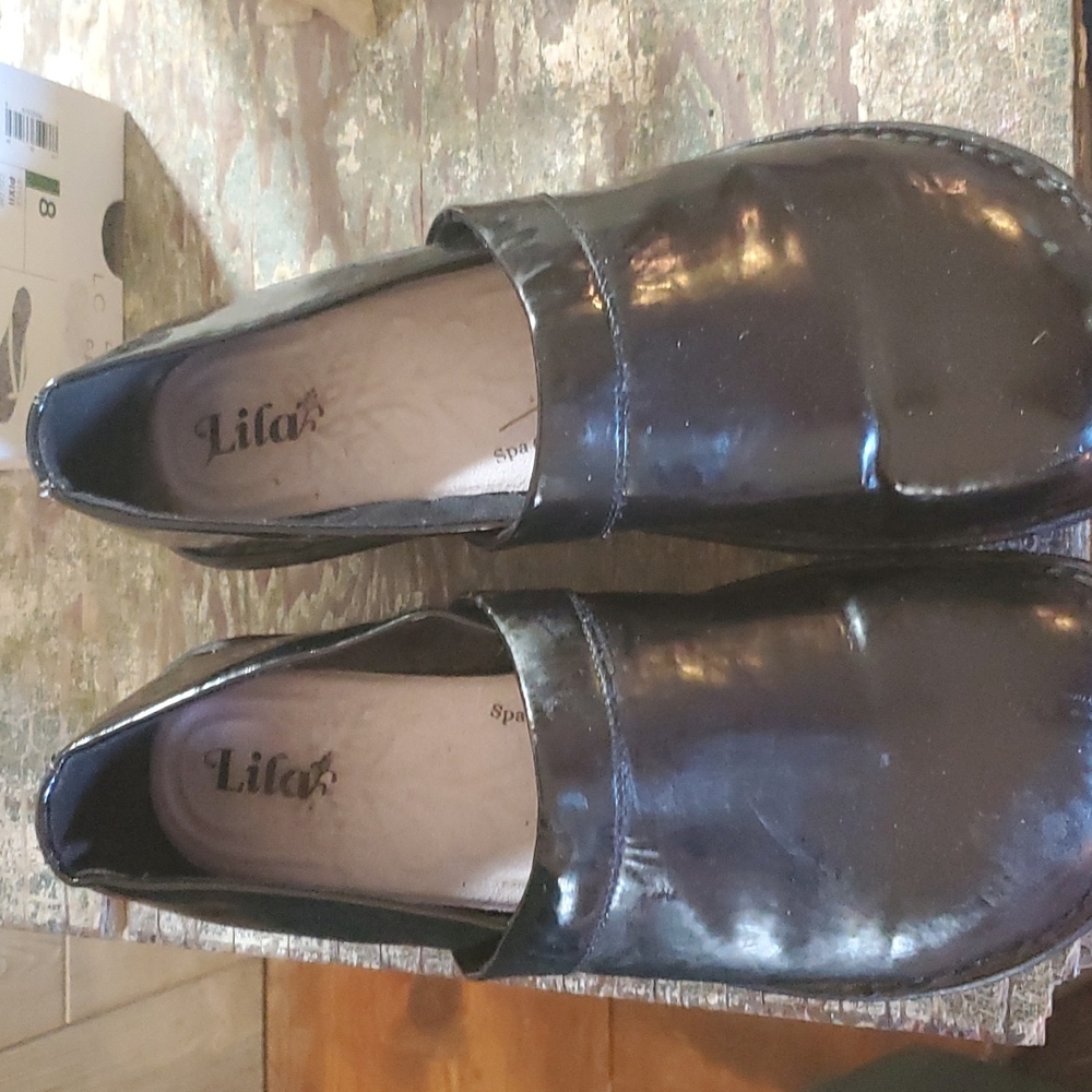 Nursing shoes